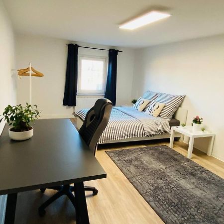 Xxl Ruhiges Sofa Freital Am Fluss Dresden Apartment Exterior foto